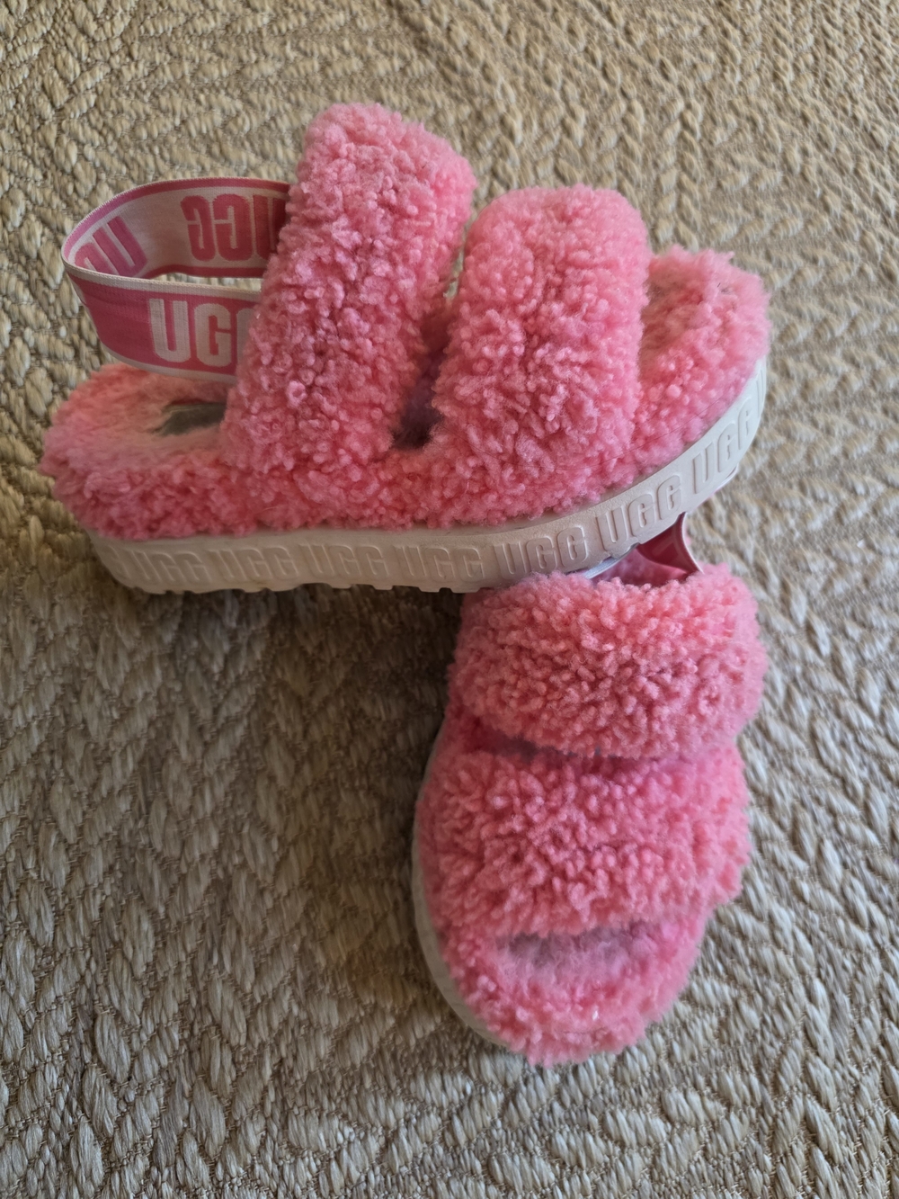 UGG Fluffita sandals